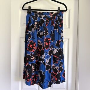 Forever 21 Contemporary Floral Blue and Black Women's Skirt size small